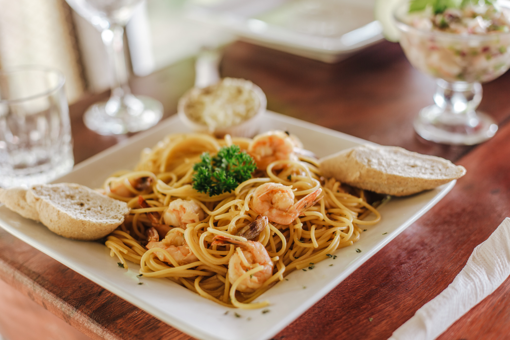 Pasta con camarones — Bomalu